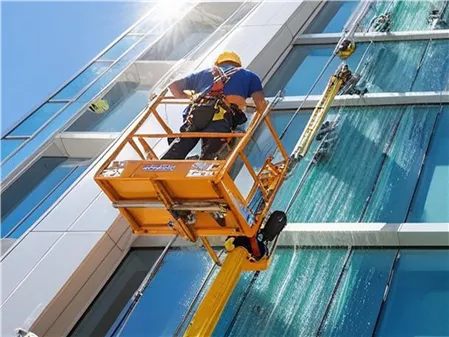 Cephe Temizlik Sistemleri: Yüksek Binalarda Etkili ve Güvenli Çözümler